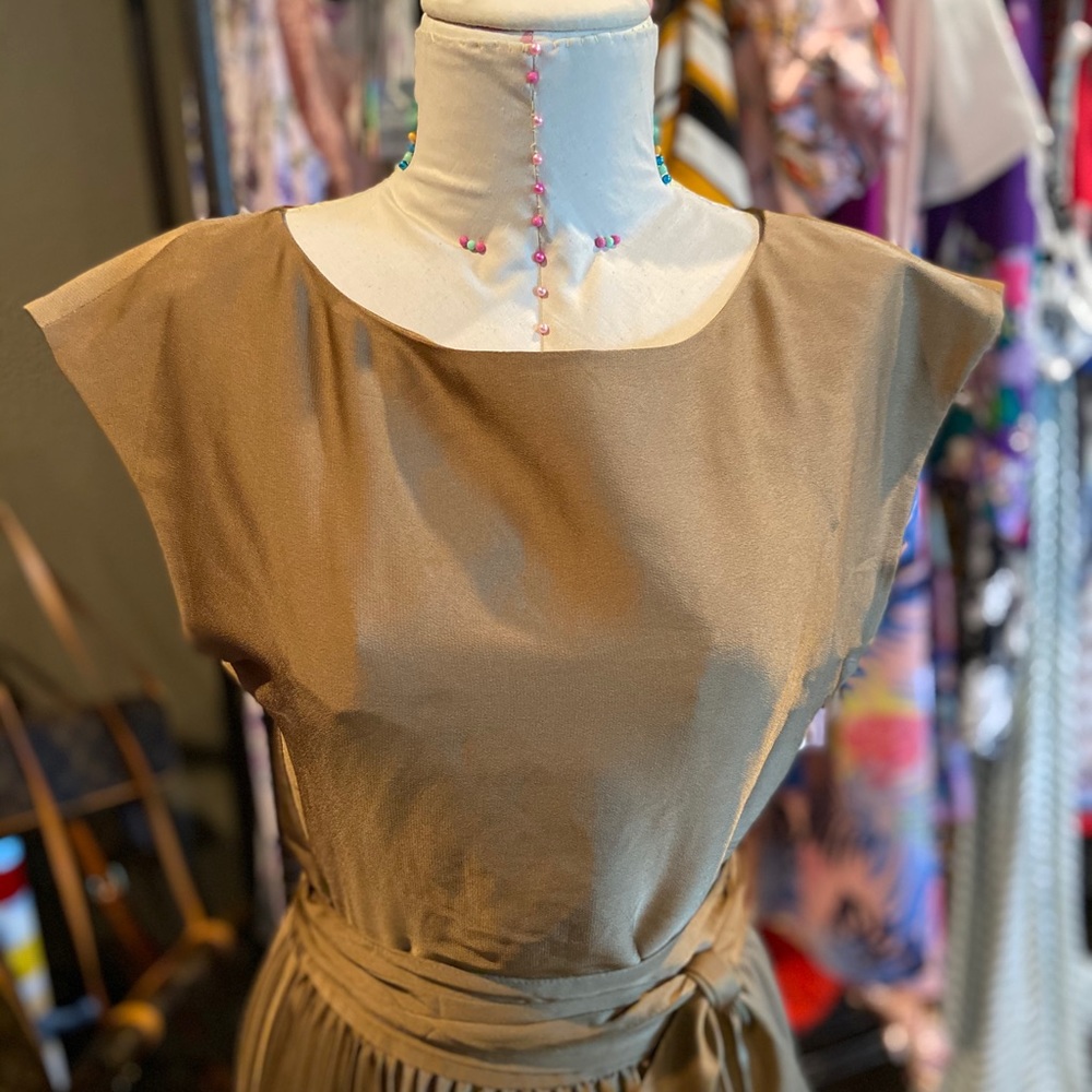 ❌SOLD❌ Stylish-Goddess Bronze Pleat Dress - Picture 3 of 15